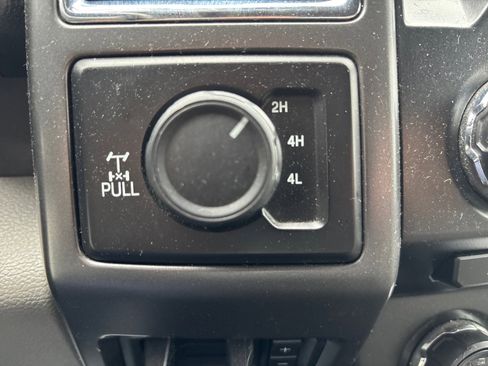 Used 2017 Ford F250 XLT w/ XLT Premium Package AWD/4WD image 30