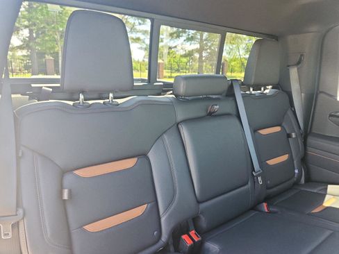 Certified 2025 GMC Sierra 1500 AT4 w/ AT4 Premium Package AWD/4WD image 10