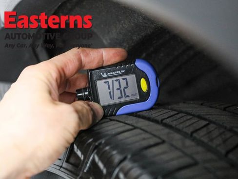 Used 2022 Ford Explorer XLT w/ Equipment Group 202A image 27