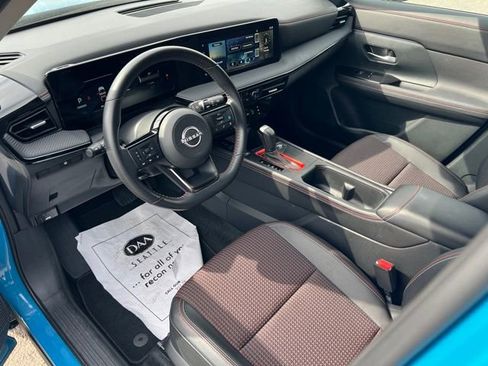 Used 2025 Nissan Kicks SR AWD/4WD image 13