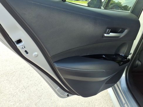 Used 2025 Toyota Corolla Hatchback w/ SE Package FWD image 13