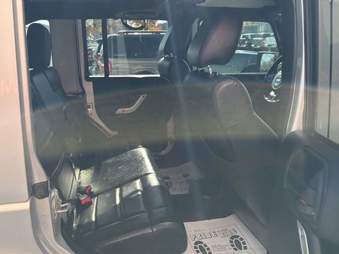 Used 2012 Jeep Wrangler Unlimited Sahara w/ Connectivity Group image 14
