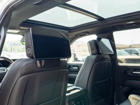 New 2026 GMC Yukon AT4 Ultimate AWD/4WD image 15
