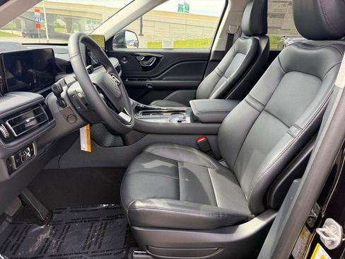 New 2025 Lincoln Aviator AWD w/ Equipment Group 101A image 13