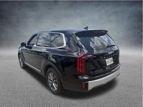 Used 2023 Kia Telluride LX FWD image 7