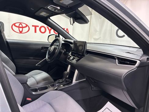 Used 2025 Toyota Corolla Cross AWD Hybrid image 10