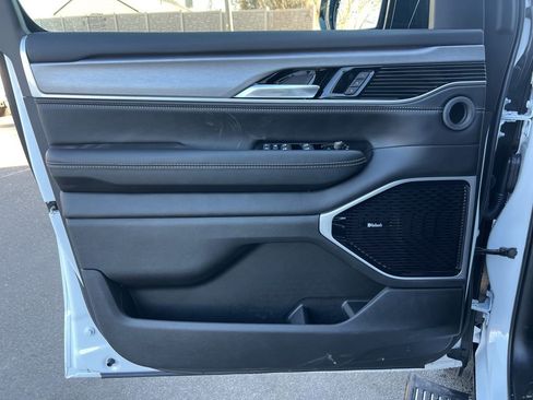 New 2026 Jeep Grand Wagoneer L Limited AWD/4WD image 10
