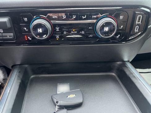 Used 2024 Chevrolet Silverado 2500 High Country w/ Technology Package image 29