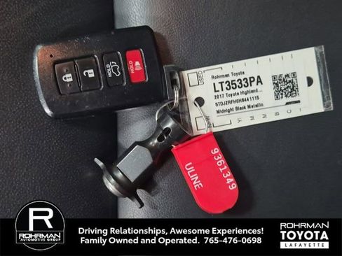 Used 2017 Toyota Highlander XLE image 32