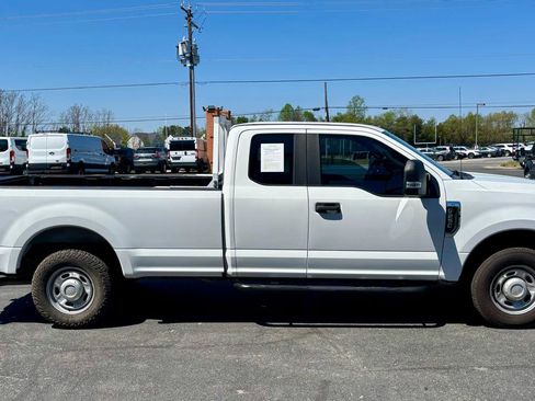 Used 2019 Ford F250 XL w/ Power Equipment Group RWD image 5