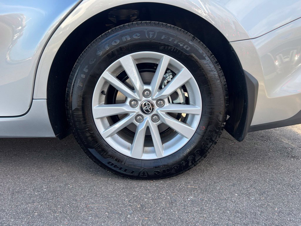 Used 2026 Toyota Camry LE FWD image 32
