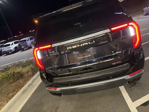 Used 2025 GMC Yukon Denali w/ Denali Reserve Package image 21