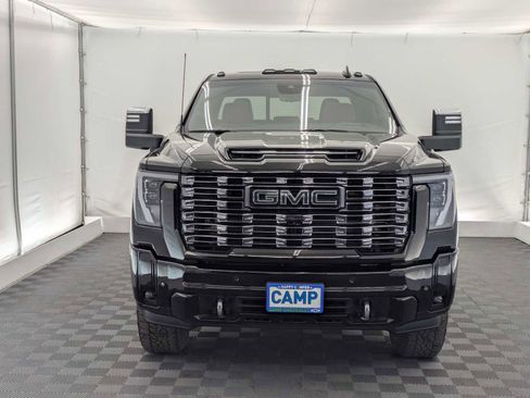 Used 2025 GMC Sierra 3500 Denali Ultimate AWD/4WD image 9