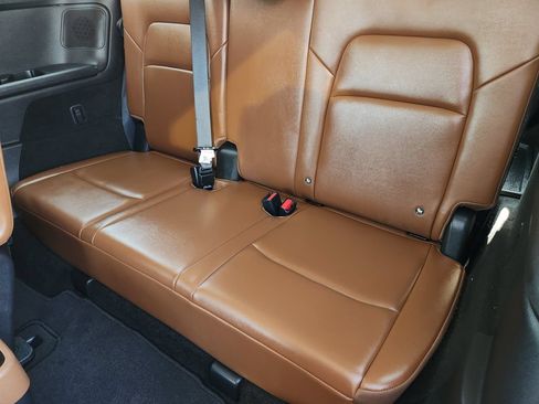 Used 2024 Nissan Pathfinder Platinum FWD image 32