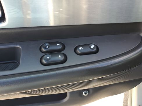 Used 2002 Ford Thunderbird image 20