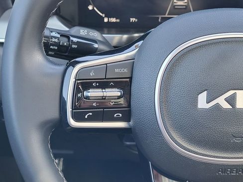 Used 2023 Kia Sorento SX image 23