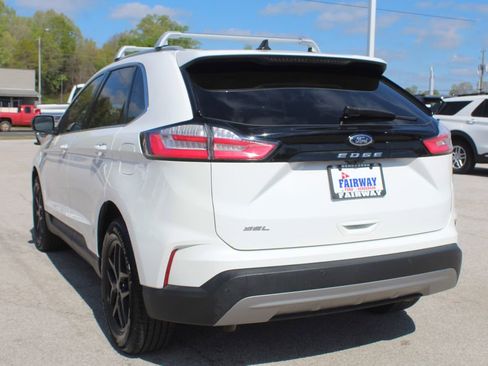 Used 2021 Ford Edge SEL w/ Convenience Package image 9