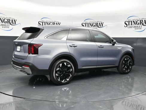 Used 2025 Kia Sorento EX FWD image 9