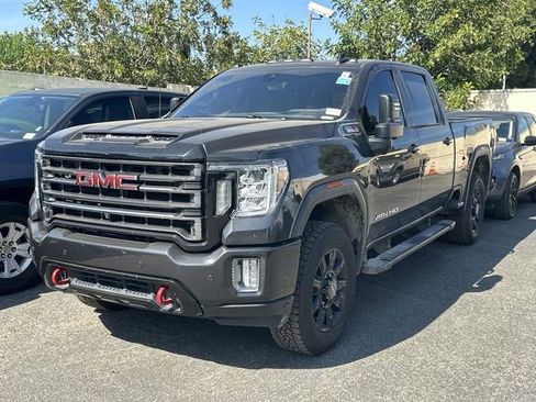 Used 2020 GMC Sierra 2500 AT4 w/ AT4 Premium Package image 3