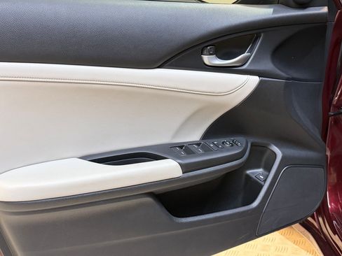 Used 2019 Honda Insight Touring image 13
