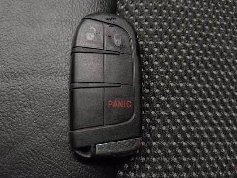 Used 2020 Jeep Compass Trailhawk image 32