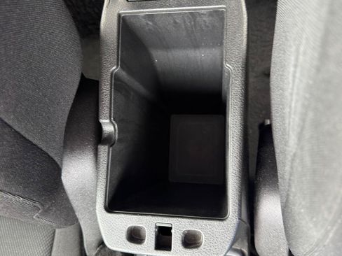 Used 2023 Jeep Renegade Latitude AWD/4WD image 28