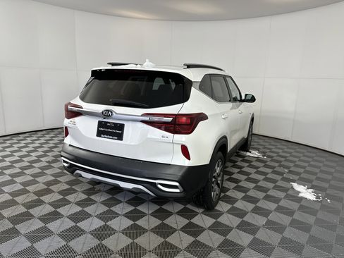 Certified 2021 Kia Seltos EX image 10
