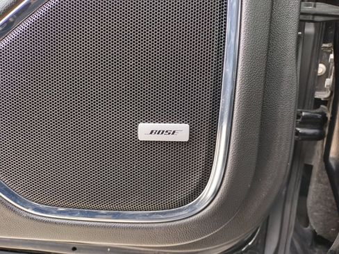 Used 2019 Chevrolet Suburban LT image 24