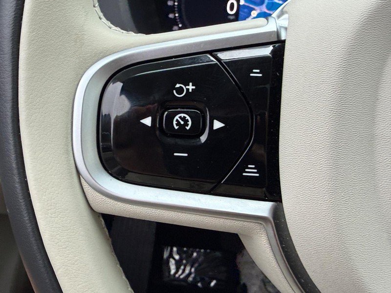 Used 2026 Volvo XC60 B5 Ultra AWD/4WD image 19