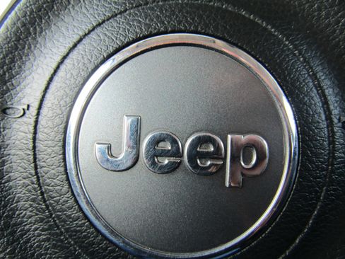 Used 2018 Jeep Renegade Altitude FWD image 35