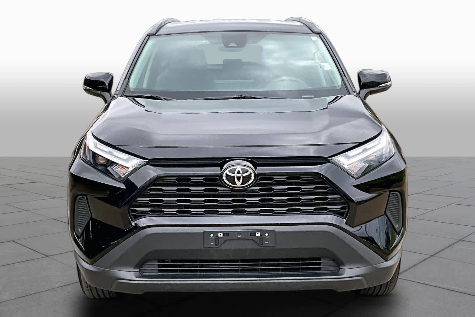 Used 2025 Toyota RAV4 XLE AWD/4WD image 4