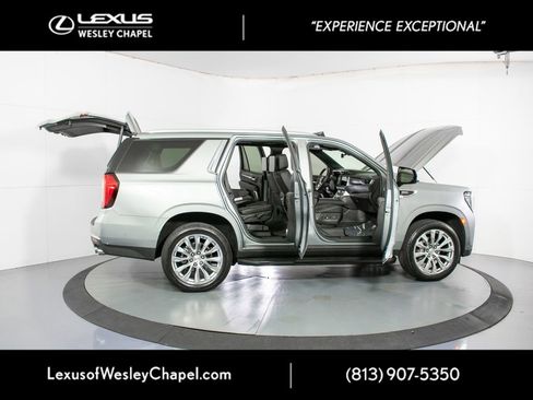 Used 2024 GMC Yukon Denali w/ Advanced Technology Package image 15