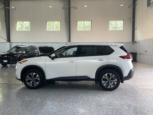 Used 2021 Nissan Rogue SV w/ Premium Package AWD/4WD image 4