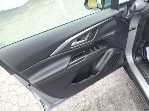 Used 2026 Chevrolet Equinox EV LT FWD image 17