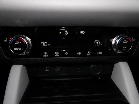 New 2026 Mitsubishi Outlander SE image 23