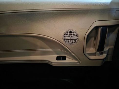 Used 2024 Toyota Sienna Platinum image 11