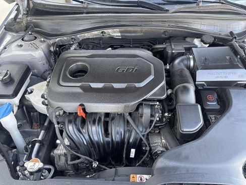 Used 2017 Kia Optima LX FWD image 26