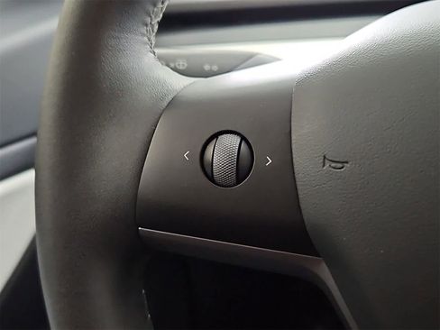 Used 2021 Tesla Model 3 Standard Range Plus image 25