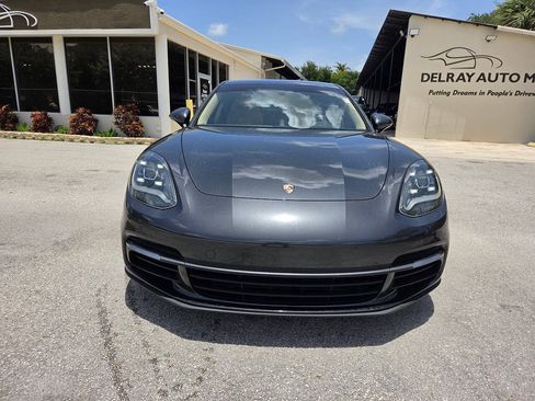 Used 2020 Porsche Panamera RWD image 2