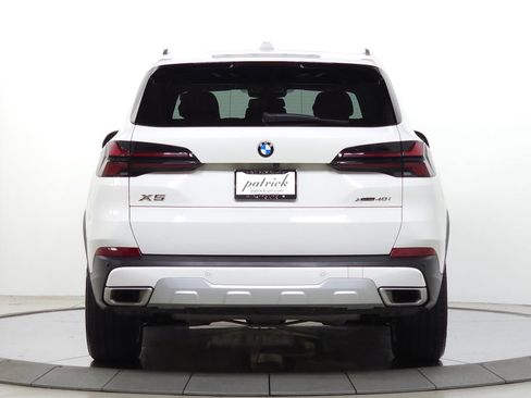 Used 2024 BMW X5 xDrive40i w/ Premium Package AWD/4WD image 6