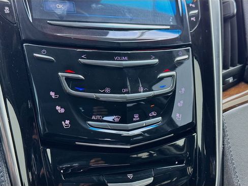 Used 2019 Cadillac Escalade Luxury AWD/4WD image 11