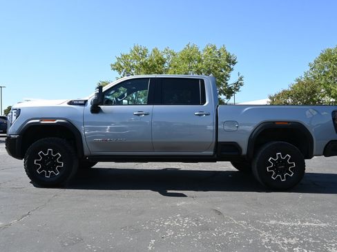 Used 2026 GMC Sierra 2500 AT4X AWD/4WD image 4