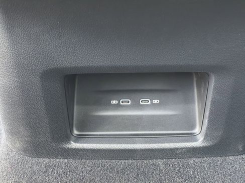 Used 2024 Volkswagen Atlas Cross Sport SE FWD image 30