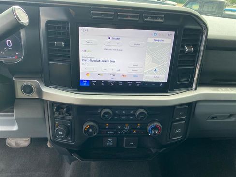 Used 2024 Ford F250 XLT w/ Black Appearance Package AWD/4WD image 11