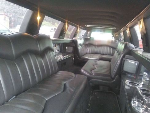 Used 1993 Lincoln Town Car Executive RWD image 4