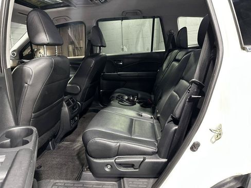 Used 2017 Honda Pilot Touring image 29