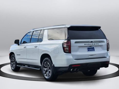 Used 2022 Chevrolet Suburban Z71 w/ Z71 Off-Road Package AWD/4WD image 3