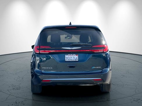 Used 2023 Chrysler Pacifica Limited image 5