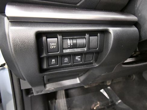 Used 2023 Subaru Crosstrek 2.5i Limited AWD/4WD image 19