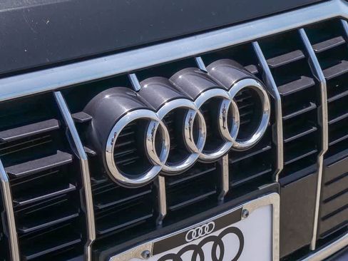 Used 2024 Audi Q3 2.0T Premium AWD/4WD image 5